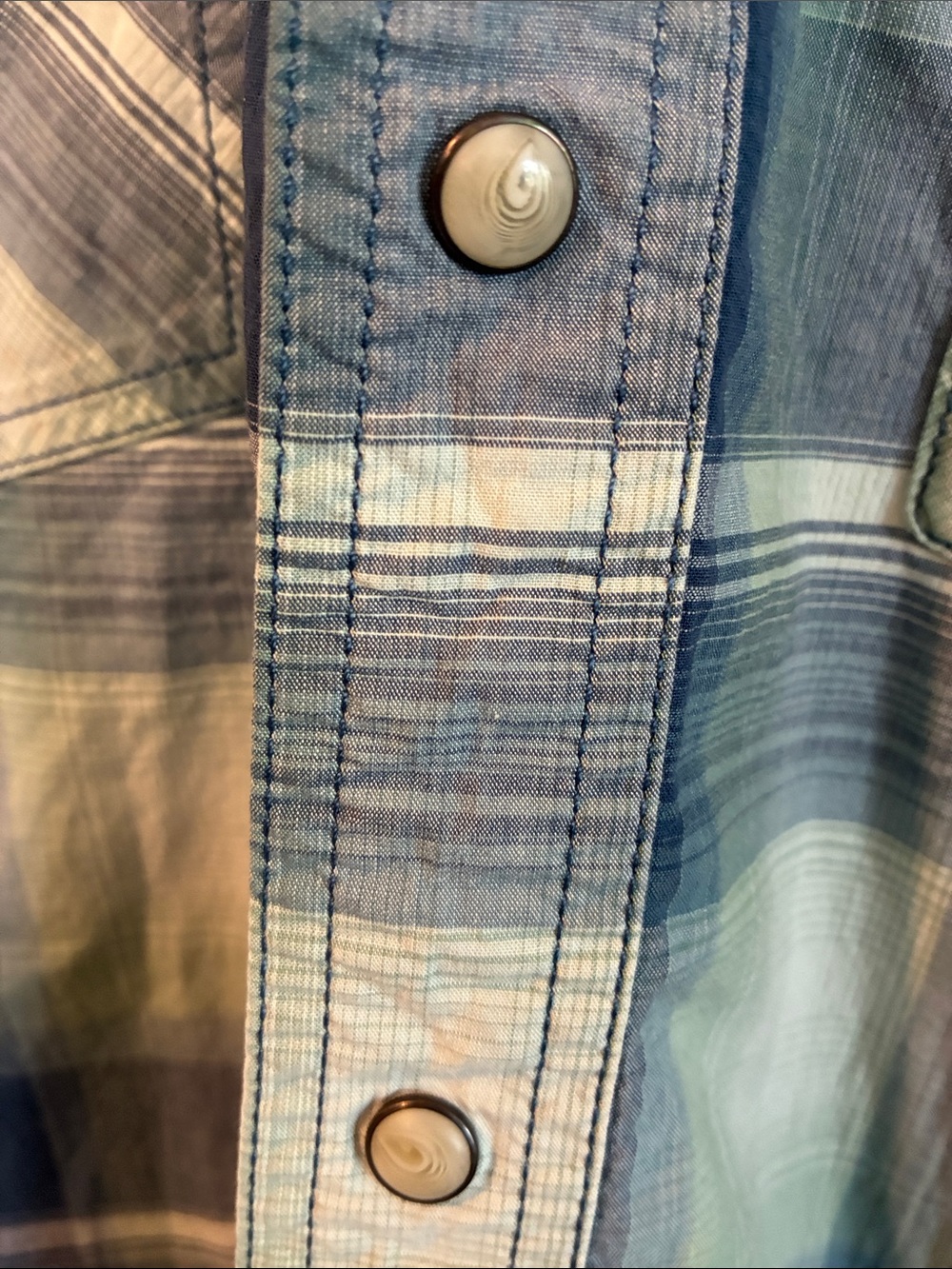Carhartt Size Large Blue & Green Plaid Button-Down Work Shirt - Picture 3 of 9